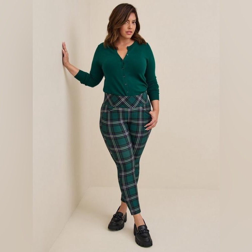 Torrid Green Plaid Pants Size 6